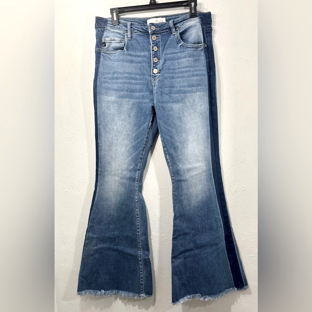 Kancan-Hi rise button fly flare leg blue jeans.Size 31
